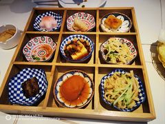 -阿瓦山寨·湘菜现炒·剁椒鱼头王(咸阳总店)