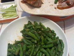 -阿瓦山寨·湘菜现炒·剁椒鱼头王(咸阳总店)
