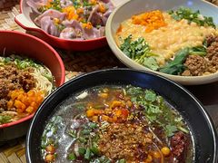 -爆炸头阿姨小四川正宗川味小吃(无任何分店)