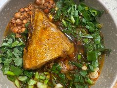 -肖肖酸萝卜鱼火锅(总店)