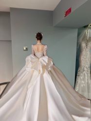 -衣贝姿婚纱礼服馆