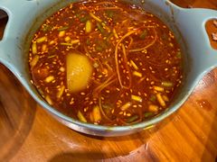 -爆炸头阿姨小四川正宗川味小吃(无任何分店)