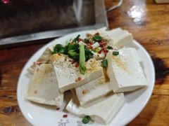-宏兴烤鱼山庄(宣恩总店)