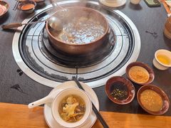 -阿山卓·野生菌火锅·纳西火塘烤肉