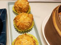 杏仁金沙球-富山虾饺点心餐厅(群光广场店)