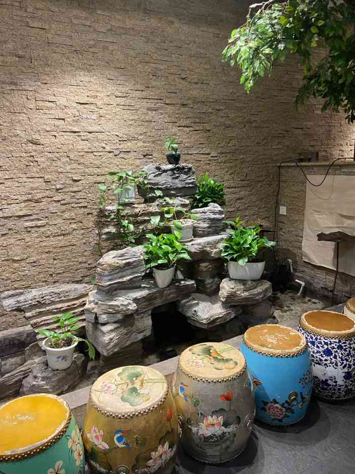 灶台香餐厅(桥梓镇店)-"[薄荷]环境: 环境好,干净卫生.装修风.