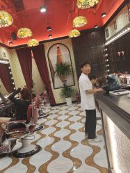-东方先生国潮男士理发馆
