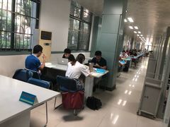 -广州市白云区图书馆