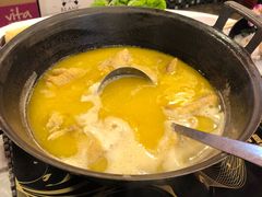 -鲜入围煮花胶鸡海鲜火锅