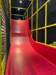 -蹦蹦跳跳(新奥购物中心店)