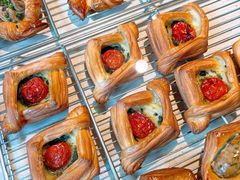 -VERIE BAKEHOUSE