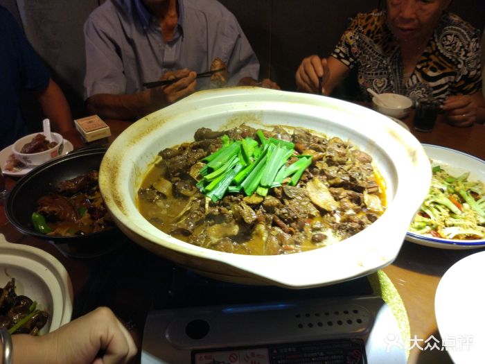 蒋先生菜馆·鸽子焖排骨(长丰店)鸽子焖排骨图片 第1张