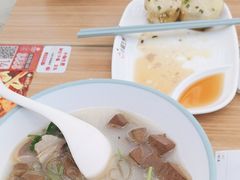 -小杨生煎(金山百联购物中心3楼店)