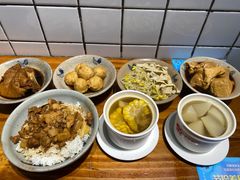 金牌卤猪脚-红猪卤肉饭(大西洋美食城店)