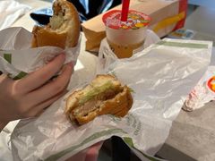 -麦当劳(中二横路店)