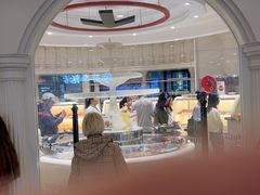 -HOT CRUSH趁热集合·现烤面包(环球港店)