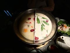 -湊湊火锅·茶憩(新中关购物中心店)
