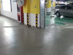 -静安大融城·停车场