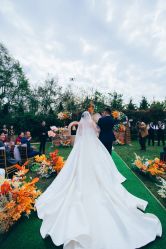-拉瑞娜LaReine婚纱礼服高级定制