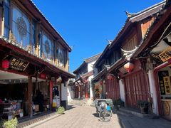 -桥边小楼·手工云南菜·古城观景小楼