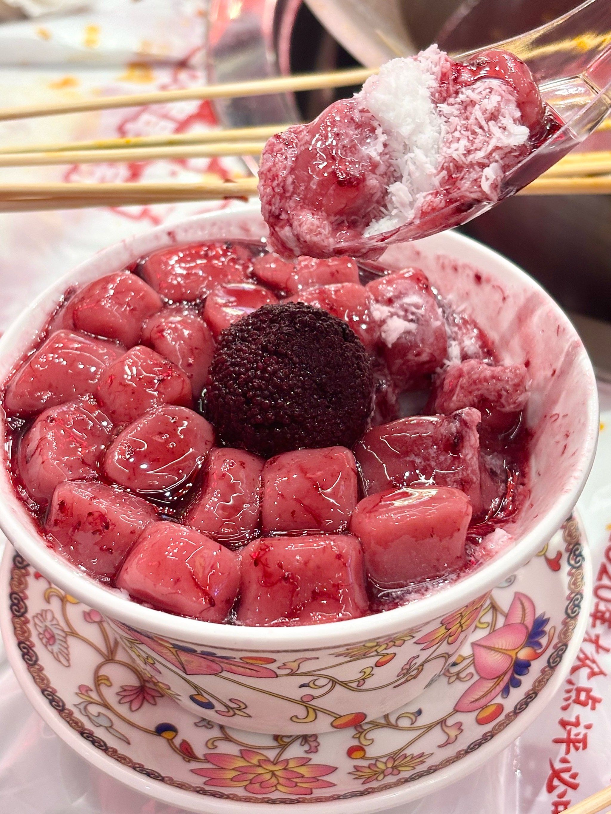 这家火锅的甜品是可以单独去开店的程度了!