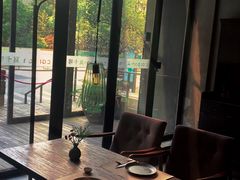 -Carbon莫卡哆·意大利复古集市餐厅(杭州大厦店)