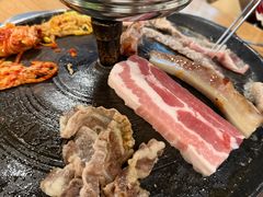-江南猪肉商会无限续吃(弘大店)