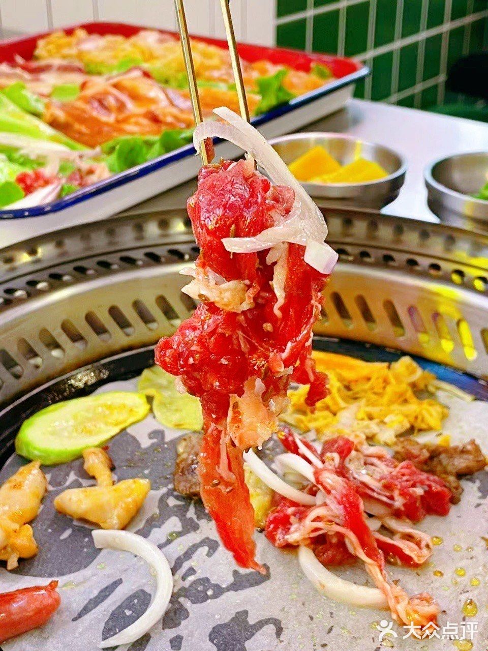 超好吃的果木碳火烤肉🥩，里头坐