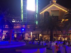 -亚龙湾亚泰商业街