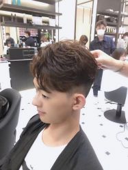 -HAIR CORNER