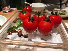 番茄脆菇沙拉-小大董·烤鸭(凤凰汇店)