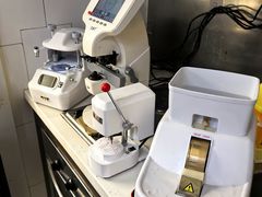 -优医视平价眼镜蔡司依视路折扣工厂店(十里堡店)