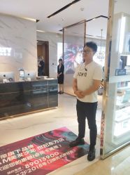 -罗亚帝造型·烫发染发
