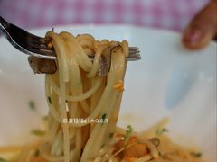 新鲜马粪海胆蟹肉黑松露意面-弦月窗LUNETTE BY AMANDA(复兴路店)