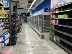 -家乐福(四元桥购物中心店)