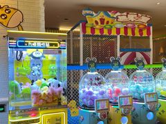 -百灵希尔顿逸林酒店大堂吧