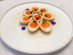 鱼子酱烟熏蛋-江园私房菜