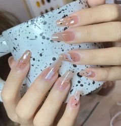 -兔猫ToMoreNails美甲美睫