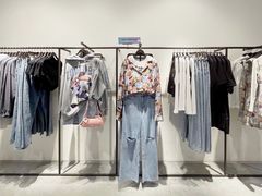 -URBAN REVIVO(七宝领展广场店)