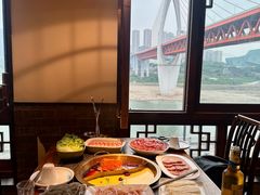 -小天鹅火锅·一线江景洪鼎旗舰店(洪崖洞店)