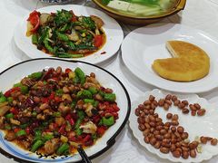 -乡土特色.冷锅鱼.牦牛肉汤锅