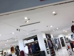 -优衣库(重庆星光时代广场店)