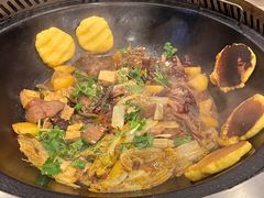 -靠山屯东北铁锅炖(东北菜，古美西路店)