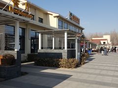 -窦店服务区-停车场