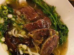 -晶华冠军牛肉面坊