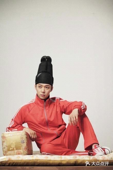 穿越300年的时空飞到首尔的朝鲜时代王世子