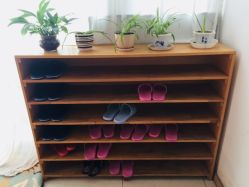 换鞋处-龙蝉瑜伽