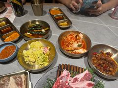-草家酱蟹炭火烤肉店(珲春南路一店)
