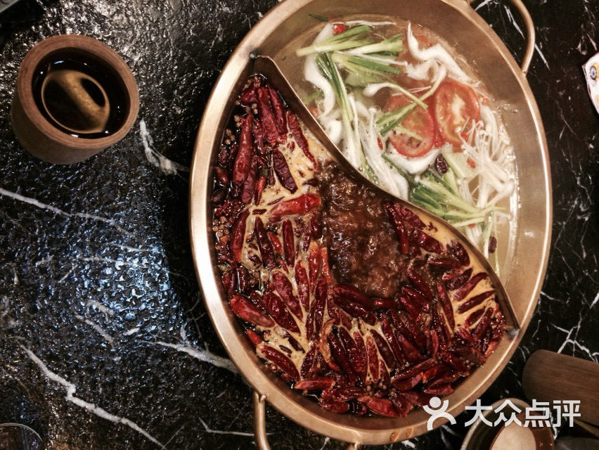 潮辣重庆老火锅(现代广场)
