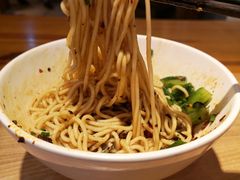 小面-呼啦面馆·头牌豌杂面(爱琴海店)